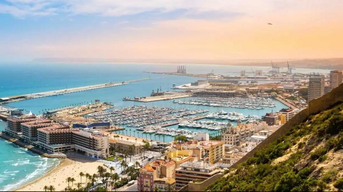 Apartamentos Breton 17 Suite Con Terraza Alicante Eksteriør billede